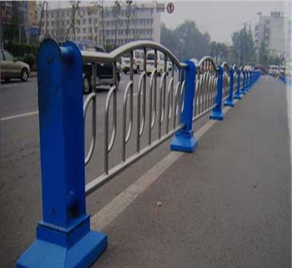 乌鲁木齐不锈钢防撞栏杆生产制造工艺